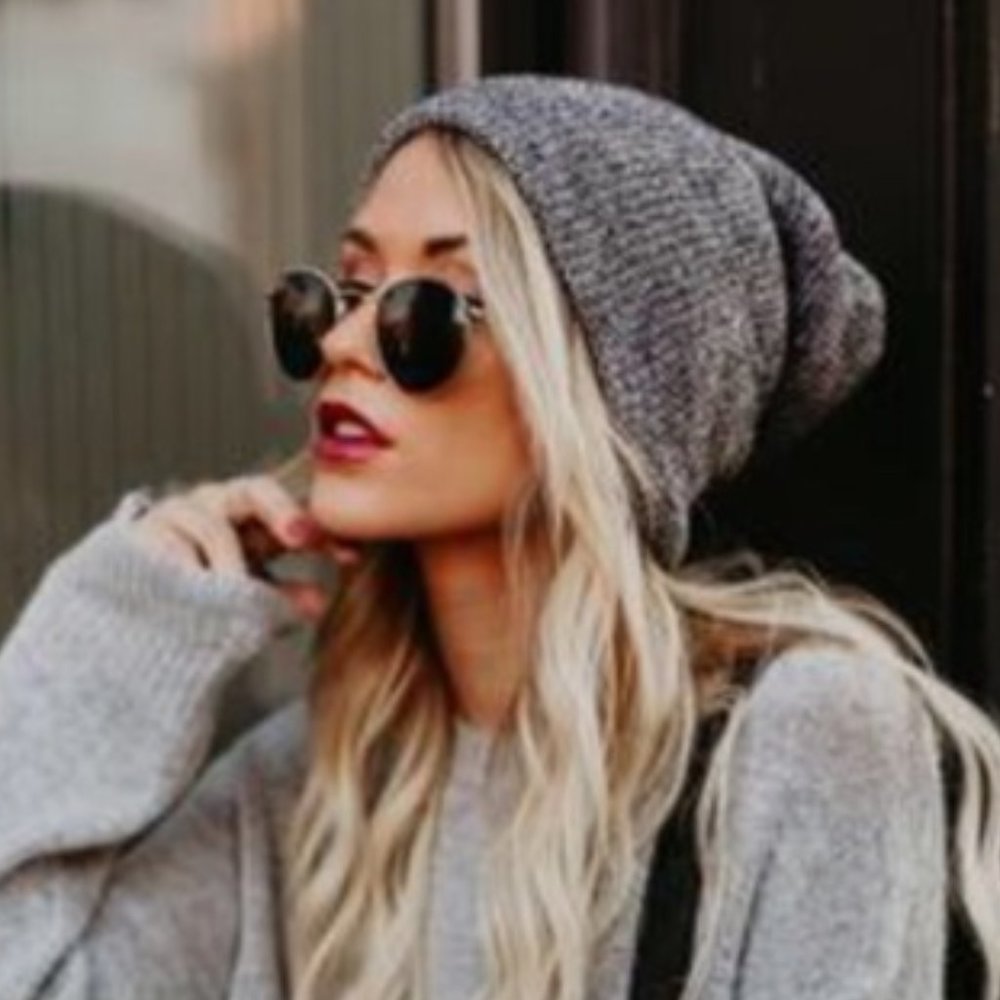 🚨 1 LEFT! Black/White Low Gauge Ribbed Knit Slouchy Beanie - Picture 2 of 7